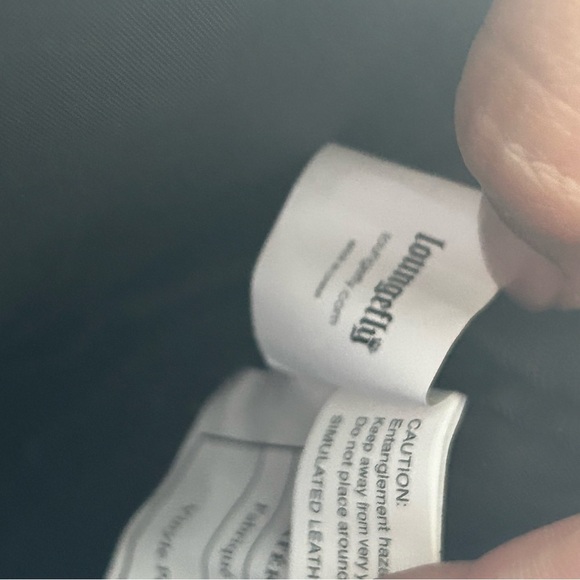 Loungefly Black and Red Crossbody Bag with Modern Design - Picture 3 of 7